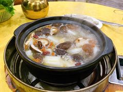 清远鸡-濠轩阁特色生蚝火锅(水湾路店)