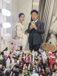 -雪中彩影婚纱摄影·微光艺术中心