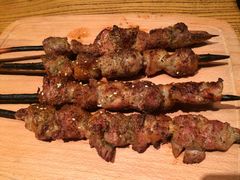 红柳羊肉串-阿里家·新疆烤肉酒場 by MIG