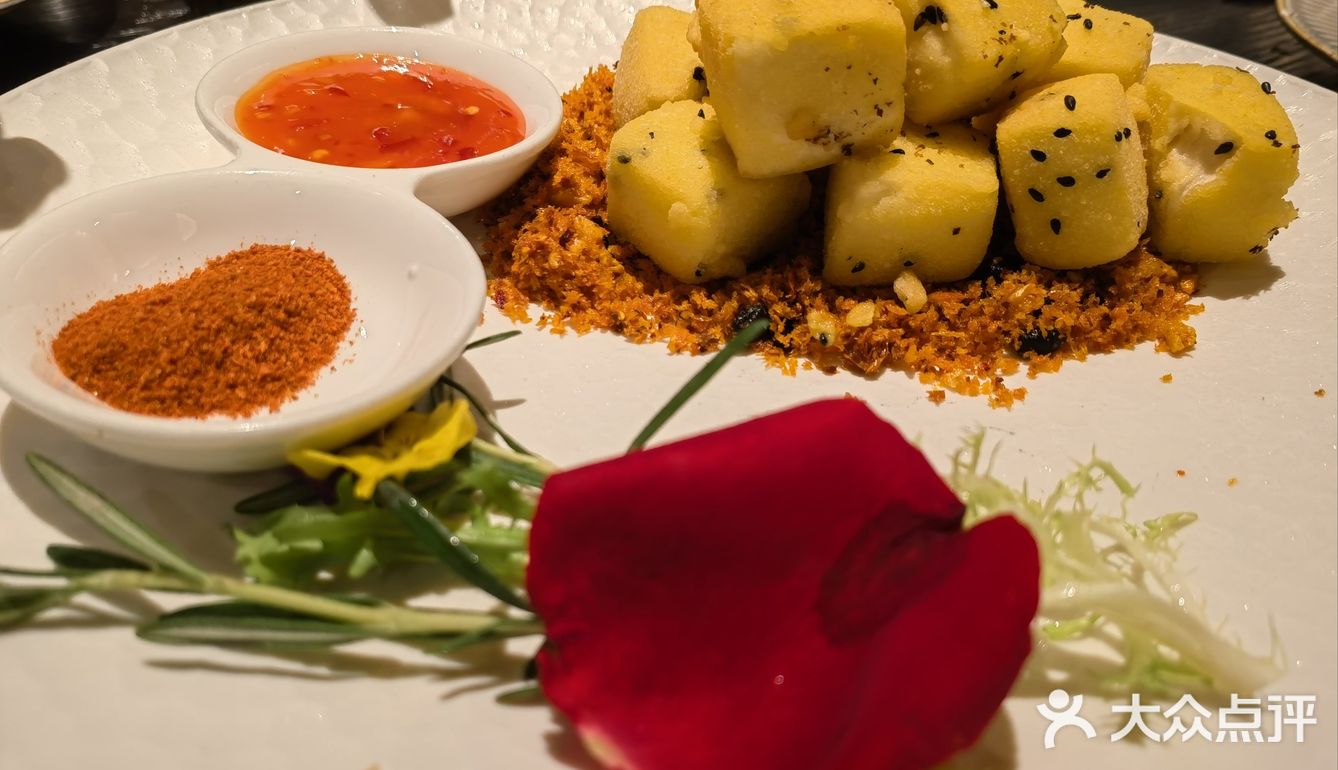 其实感觉是融合餐厅。京酱肉丝对小朋友比较友好