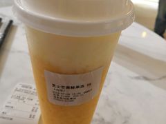 -顶东面包花园·生日蛋糕(世博店)