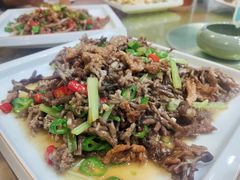 猫爪菇炒牛肉-下梅人家土菜馆(历史文化餐厅度假区店)