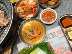 -草家酱蟹炭火烤肉店(珲春南路二店)