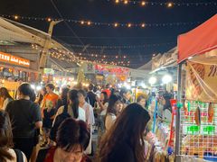 -席娜卡琳火车铁道夜市