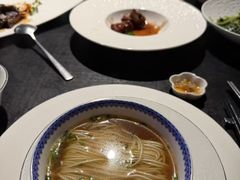 特色奥灶面配蟹肉XO酱-RIVIERA 松鹤楼(外滩店)