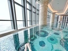 -珠海瑞吉酒店游泳池