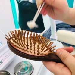 -黑奥秘脱发白发中心