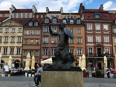 武装美人鱼-老城集市广场