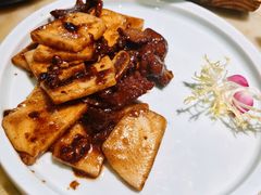 黑椒牛仔骨炒年糕-绿茶餐厅(乐峰广场店)