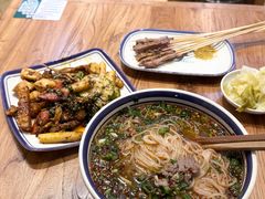 -云阿蛮云南生烫牛肉米线(奉贤路店)