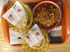 -十三朝牛馍王擀面皮(骡马市店)