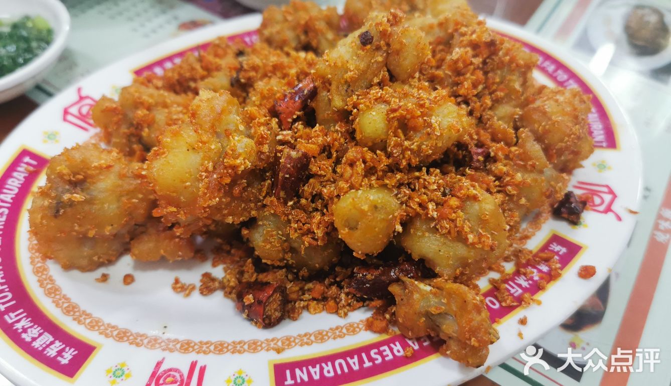 6点到的时候,门口已经排满了人,生意实在太好了!