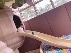 -水桶王国主题餐厅·聚会·生日派对·亲子活动·家庭套餐(亚龙湾希尔顿店)