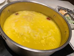 银耳椰青海底椰汤底配花雕本地鸡-一哥澳门豆捞·澳门风打边炉(高德置地店)