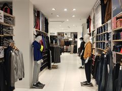 -优衣库(上海金桥国际商业广场店)