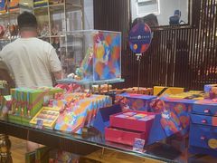 -VENCHI 闻绮(上海佛罗伦萨小镇店)