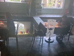-穹六人间 people 6(岳阳路店)
