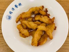 -同济大学本部学苑饮食广场