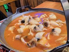 -老滇山寨•云南特色菜•地方菜•民族风情歌舞表演(金碧店)