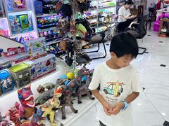 -义乌小商品批发市场(中国小商品城·篁园服装市场店)
