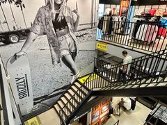 -百年港湾奥特莱斯(香炉礁店)