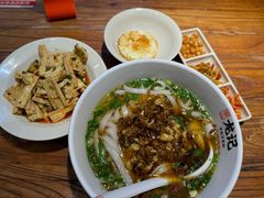 -湘人龙记老长沙米粉(鸟巢店)