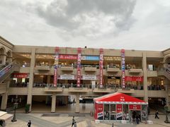 -王府井奥莱临潼小镇(临潼店)
