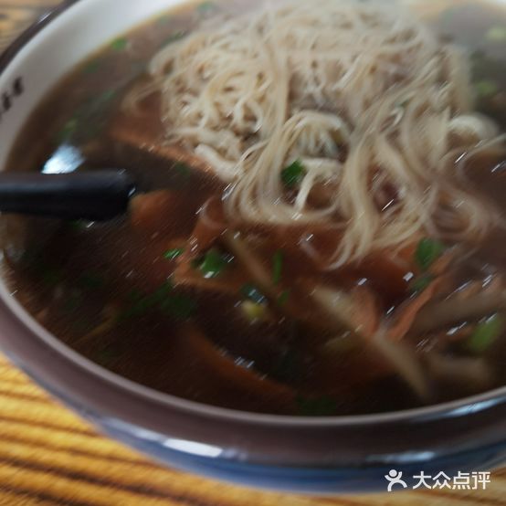 宏明海鲜面馆