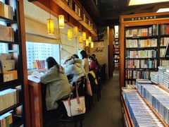 -西西弗书店&矢量咖啡(静安大悦城店)