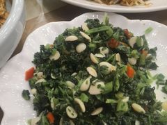 蒲公英拌杏仁-北京小肠陈饭庄(方庄店)