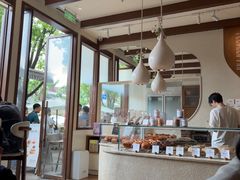 -VERIE BAKEHOUSE