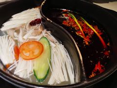 鸳鸯锅-钢管厂五区小郡肝串串香(通锦桥店)