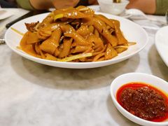 干炒牛河-香港百合居(LCM置汇旭辉广场店)