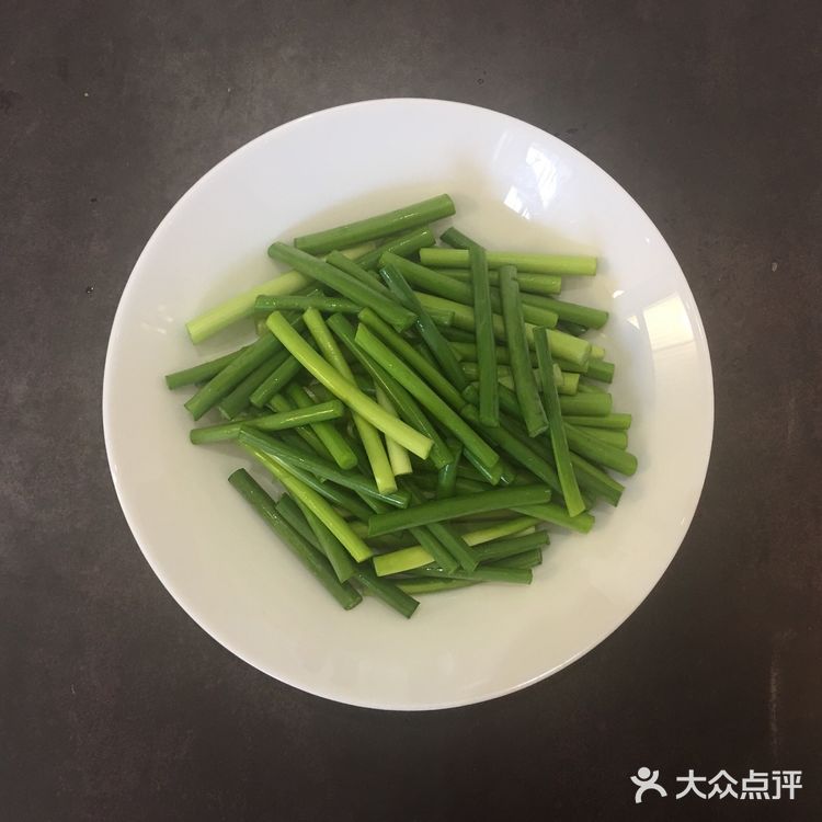 简单粗暴原始做法之清炒蒜苔   