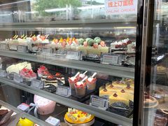 面包甜点陈列柜-85度C(北京八角物美店)