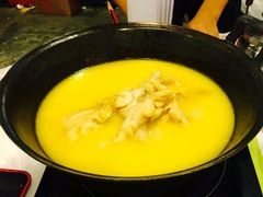 -鲜入围煮花胶鸡海鲜火锅