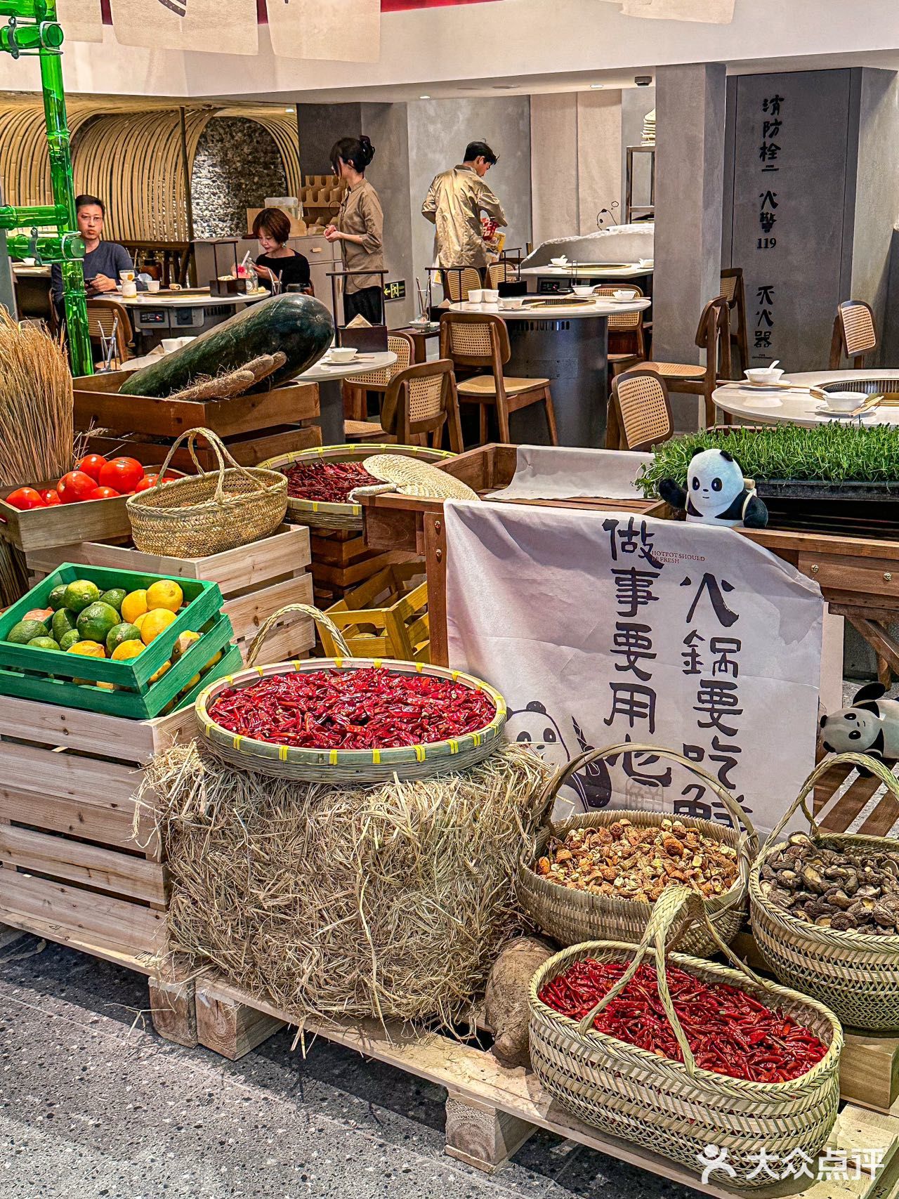 这家主打“新鲜手工菜”的重庆火锅味道不是一般