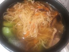 -上海虹桥君丽假日酒店(娄山关路地铁站店)
