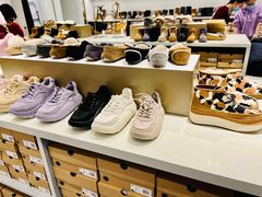 -UGG(燕莎奥特莱斯购物中心店)
