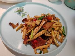 -江城小馆陕南妈妈菜·全球旅行餐厅(钟楼店)