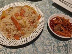 碎肉手抓饭-巴扎美食·新疆菜·西域歌舞表演餐厅(新疆大厦店)
