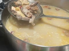 -尚尚仙·酸汤猪手·猪肚鸡火锅(华联万柳购物中心店)