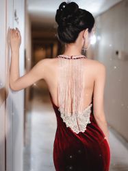 -曼青婚纱礼服馆