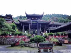 -峨眉山报国寺