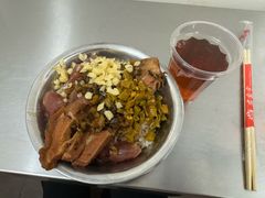 -梁阿婆廿年老牌扣肉糯米饭