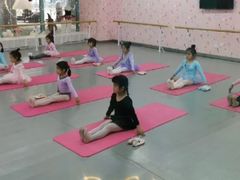 -Isee灰姑娘国际儿童艺术中心(证大·大拇指广场店)