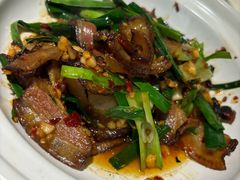 大蒜叶炒腊肉-兰湘子·湘菜小炒(济南领秀城店)