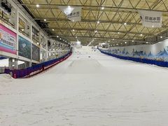 -乔波室内滑雪场