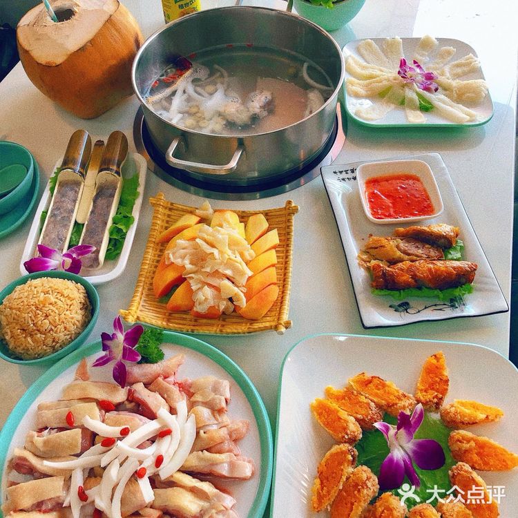 吸收了鸡油的米饭亮蹭蹭的特吸引人!