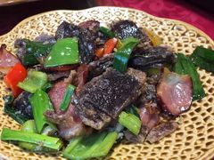 蕨粑炒腊肉-古城苗家土菜馆(河景餐厅店)